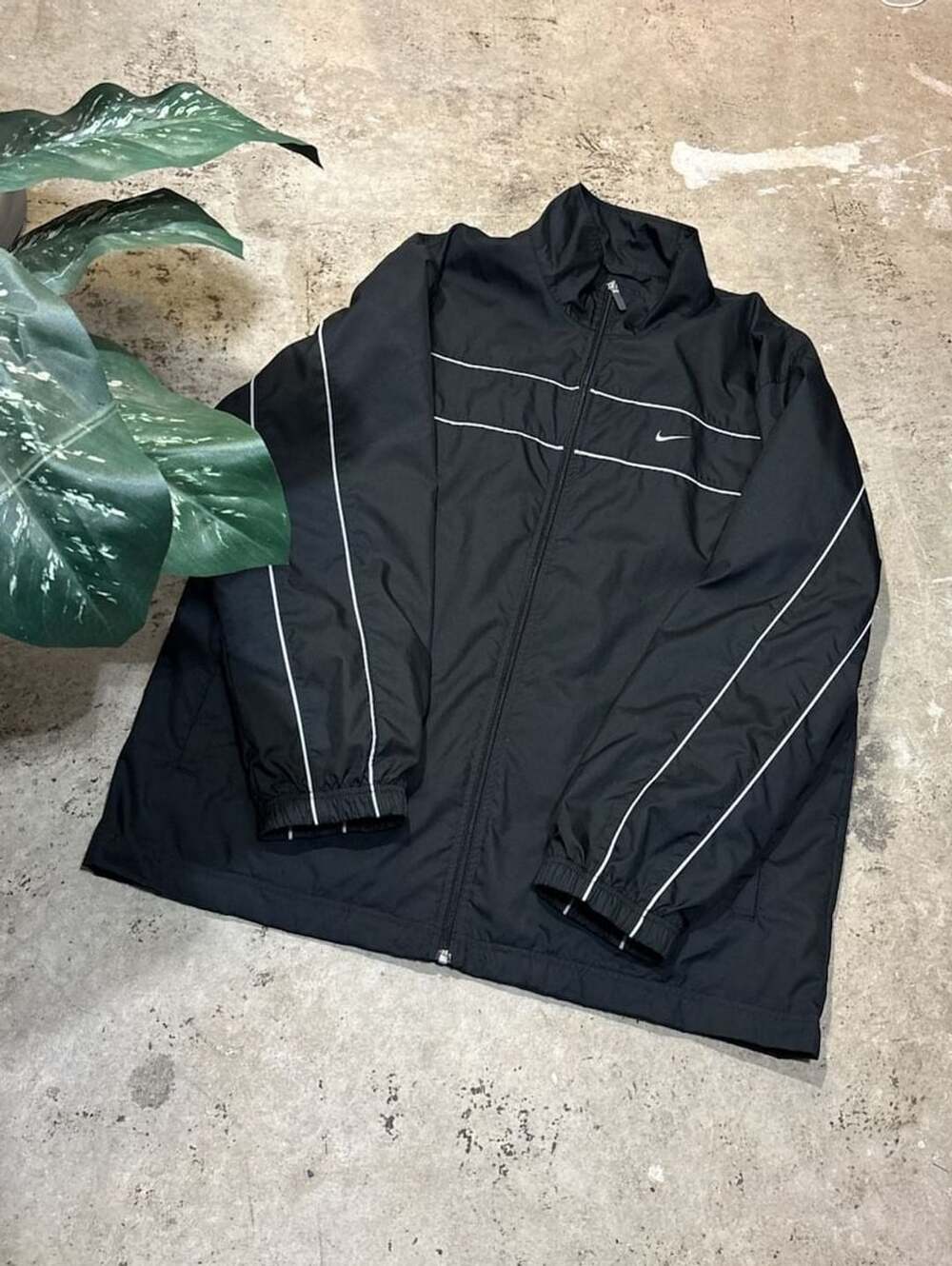 Nike Vintage Windbreaker Jacket Size XL Black White Full Zip Track